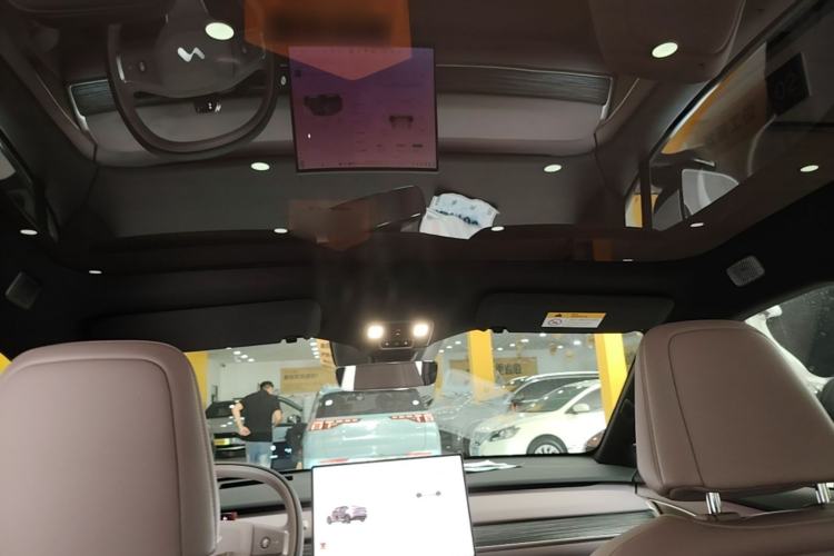 Used ONVO L60 2025 Model—60 kWh Rear-Wheel-Drive Version Headliner