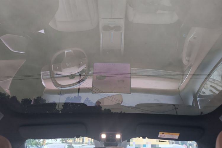 Used ONVO L60 2025 Model—60 kWh Rear-Wheel-Drive Version Headliner