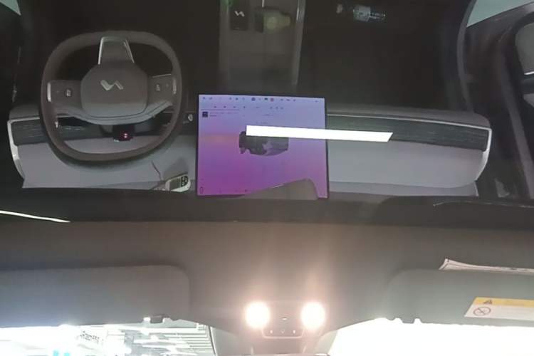 Used ONVO L60 2025 Model—60 kWh Rear-Wheel-Drive Version Headliner