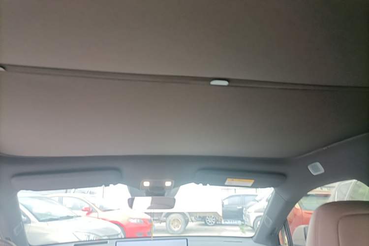Used ONVO L60 2025 Model—60 kWh Rear-Wheel-Drive Version Headliner