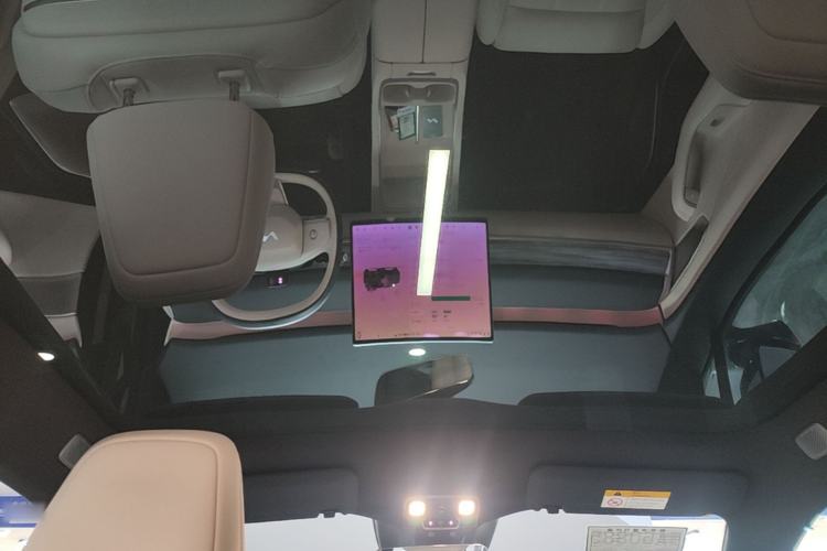Used ONVO L60 2025 Model—60 kWh All-Wheel-Drive Version Headliner