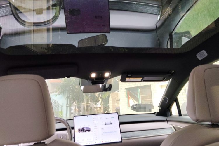 Used ONVO L60 2025 Model—60 kWh Rear-Wheel-Drive Version Headliner