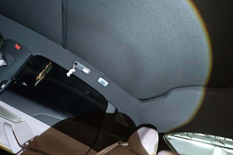 Used ONVO L60 2025 Model—60 kWh Rear-Wheel-Drive Version Headliner