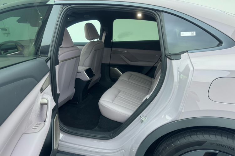 Used ONVO L60 2025 Model—60 kWh Rear-Wheel-Drive Version Interior 3