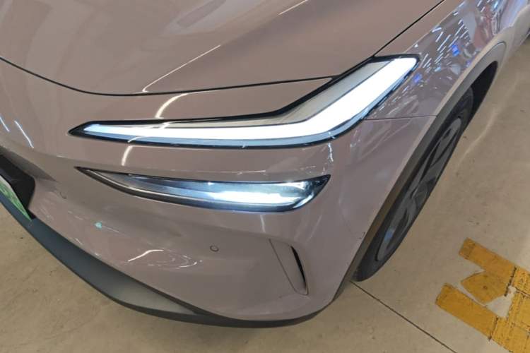 Used ONVO L60 2025 Model—60 kWh Rear-Wheel-Drive Version Left Front Headlight