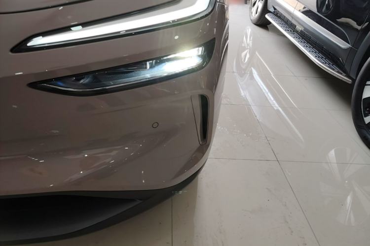 Used ONVO L60 2025 Model—60 kWh Rear-Wheel-Drive Version Left Front Headlight