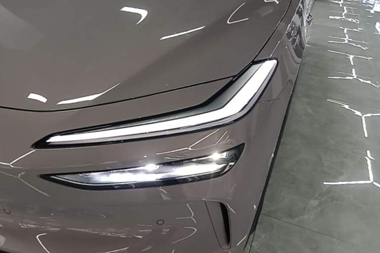 Used ONVO L60 2025 Model—60 kWh Rear-Wheel-Drive Version Left Front Headlight