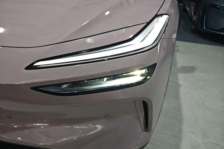 Used ONVO L60 2025 Model—60 kWh Rear-Wheel-Drive Version Left Front Headlight