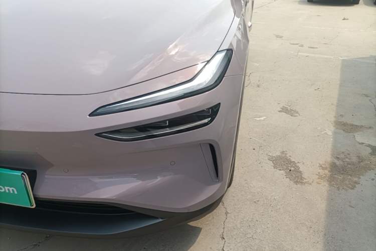 Used ONVO L60 2025 Model—60 kWh Rear-Wheel-Drive Version Left Front Headlight