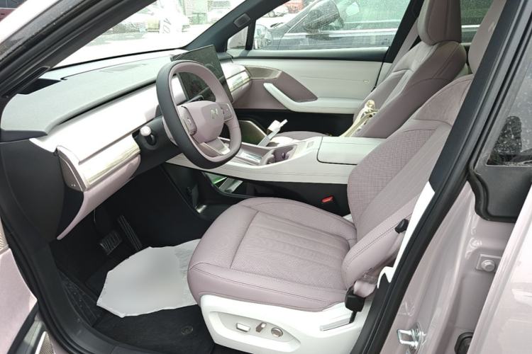 Used ONVO L60 2025 Model, 60kWh Violet Limited Edition Left Front Seat