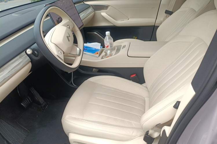 Used ONVO L60 2025 Model—60 kWh Rear-Wheel-Drive Version Left Front Seat