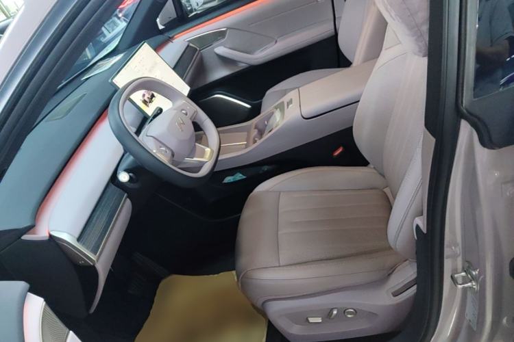 Used ONVO L60 2025 Model—60 kWh Rear-Wheel-Drive Version Left Front Seat