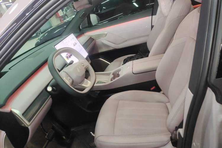 Used ONVO L60 2025 Model—60 kWh Rear-Wheel-Drive Version Left Front Seat