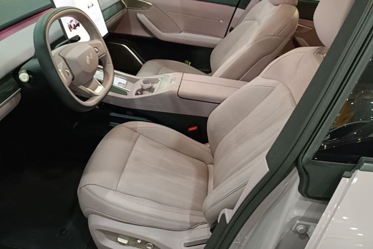 Used ONVO L60 2025 Model—60 kWh Rear-Wheel-Drive Version Left Front Seat