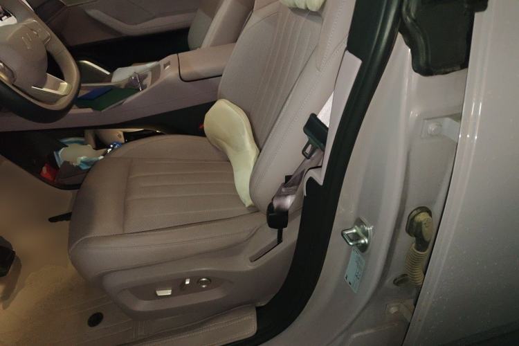 Used ONVO L60 2025 Model—60 kWh Rear-Wheel-Drive Version Left Front Seat