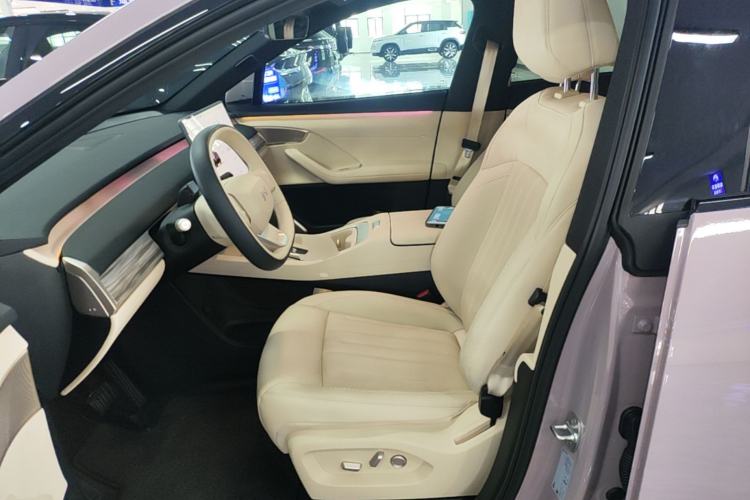 Used ONVO L60 2025 Model—60 kWh All-Wheel-Drive Version Left Front Seat