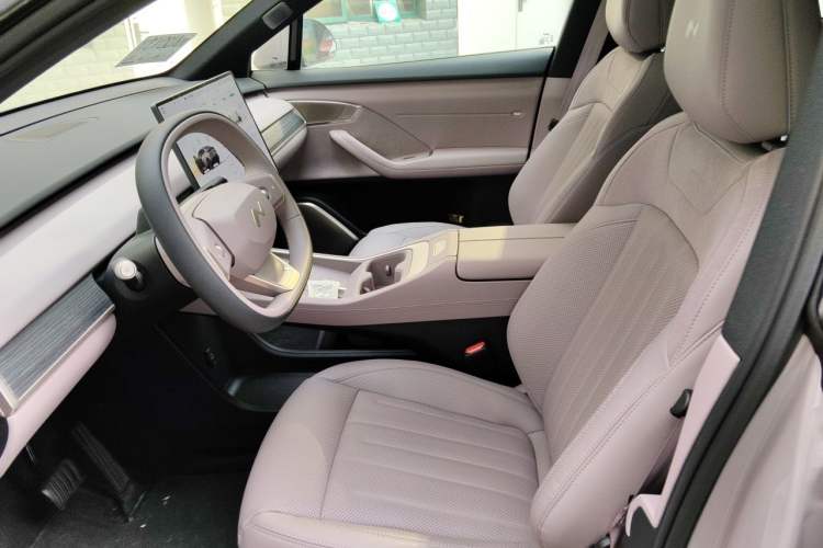 Used ONVO L60 2025 Model—60 kWh Rear-Wheel-Drive Version Left Front Seat