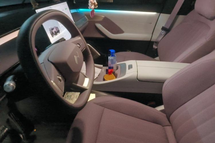 Used ONVO L60 2025 Model, 60kWh Violet Limited Edition Left Front Seat