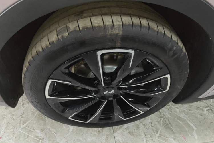 Used ONVO L60 2025 Model—60 kWh Rear-Wheel-Drive Version Left Front Wheel Hub