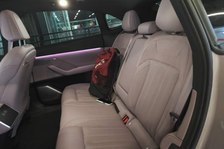 Used ONVO L60 2025 Model—60 kWh Rear-Wheel-Drive Version Left Rear Seat