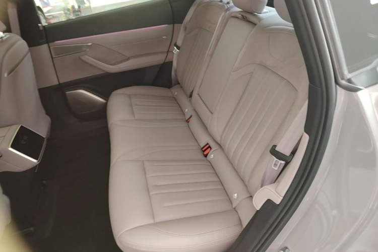 Used ONVO L60 2025 Model—60 kWh Rear-Wheel-Drive Version Left Rear Seat