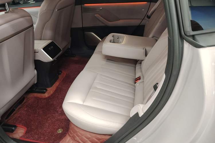 Used ONVO L60 2025 Model—60 kWh Rear-Wheel-Drive Version Left Rear Seat