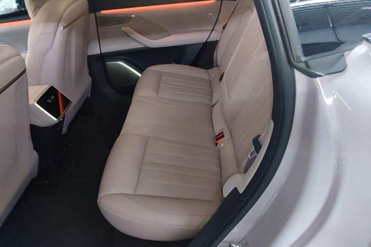 Used ONVO L60 2025 Model—60 kWh Rear-Wheel-Drive Version Left Rear Seat