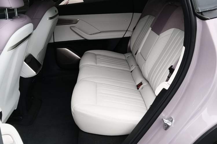 Used ONVO L60 2025 Model, 60kWh Violet Limited Edition Left Rear Seat