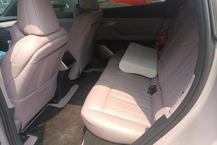 Used ONVO L60 2025 Model—60 kWh Rear-Wheel-Drive Version Left Rear Seat