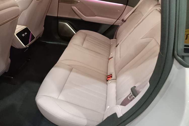Used ONVO L60 2025 Model—60 kWh Rear-Wheel-Drive Version Left Rear Seat