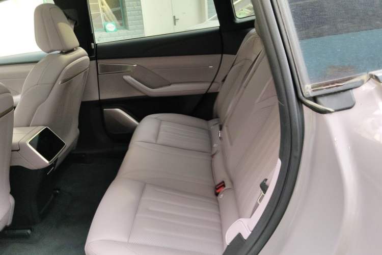 Used ONVO L60 2025 Model—60 kWh Rear-Wheel-Drive Version Left Rear Seat