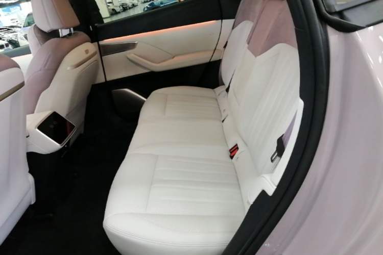 Used ONVO L60 2025 Model, 60kWh Violet Limited Edition Left Rear Seat