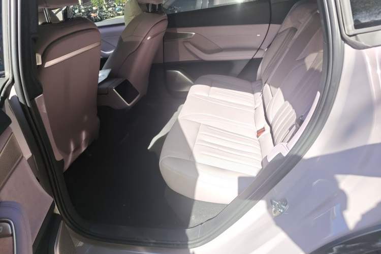 Used ONVO L60 2025 Model—60 kWh Rear-Wheel-Drive Version Left Rear Seat