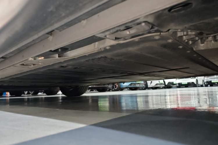 Used ONVO L60 2025 Model—60 kWh Rear-Wheel-Drive Version Left Side Sill