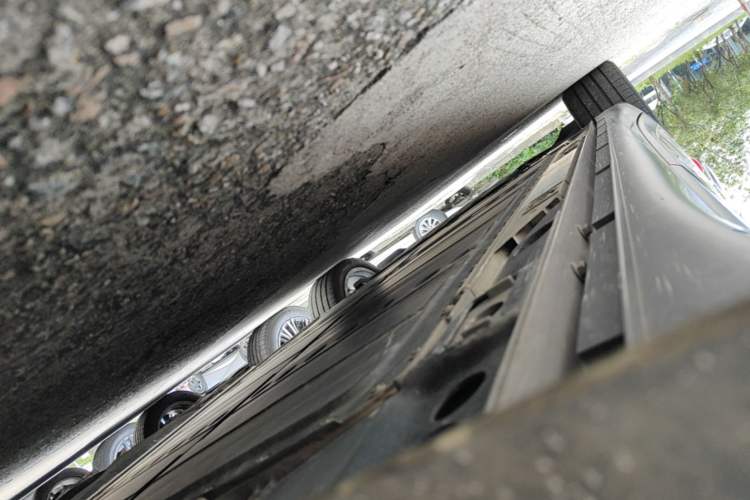 Used ONVO L60 2025 Model—60 kWh All-Wheel-Drive Version Left Side Sill