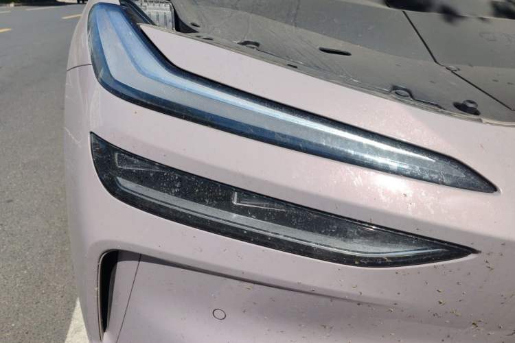 Used ONVO L60 2025 Model—60 kWh Rear-Wheel-Drive Version Right Front Headlight