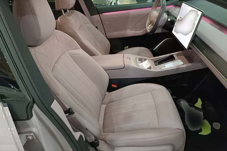Used ONVO L60 2025 Model—60 kWh Rear-Wheel-Drive Version Right Front Seat