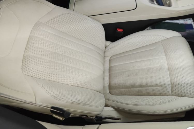 Used ONVO L60 2025 Model—60 kWh Rear-Wheel-Drive Version Right Front Seat