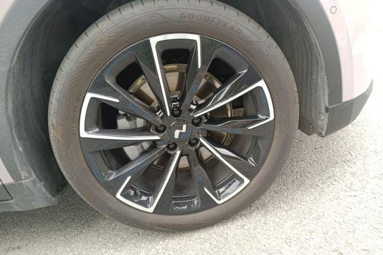 Used ONVO L60 2025 Model—60 kWh Rear-Wheel-Drive Version Right Front Wheel Hub