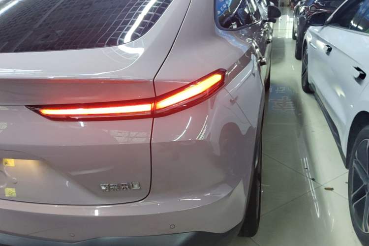 Used ONVO L60 2025 Model—60 kWh Rear-Wheel-Drive Version Right Rear Taillight