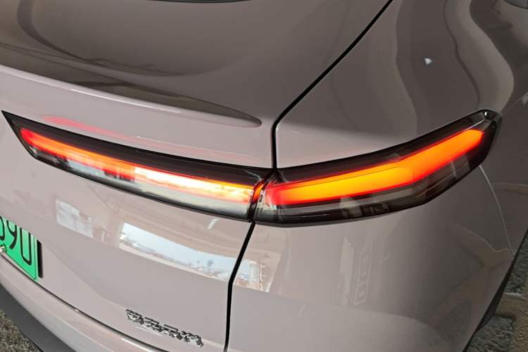 Used ONVO L60 2025 Model—60 kWh All-Wheel-Drive Version Right Rear Taillight