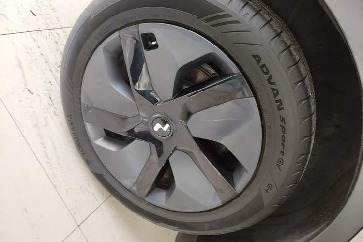 Used ONVO L60 2025 Model—60 kWh Rear-Wheel-Drive Version Right Rear Wheel Hub