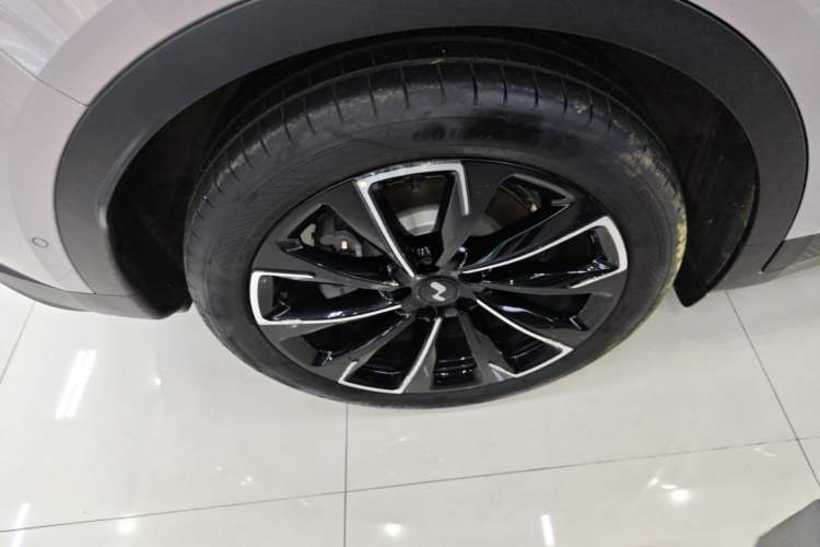 Used ONVO L60 2025 Model—60 kWh All-Wheel-Drive Version Right Rear Wheel Hub