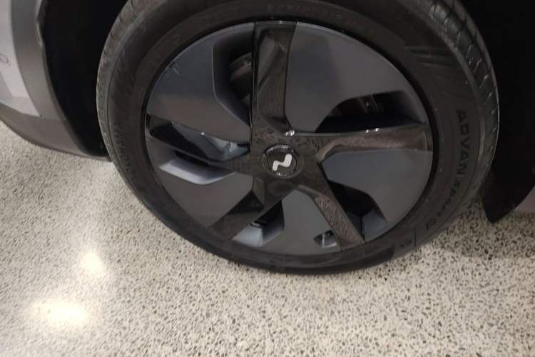 Used ONVO L60 2025 Model—60 kWh Rear-Wheel-Drive Version Right Rear Wheel Hub