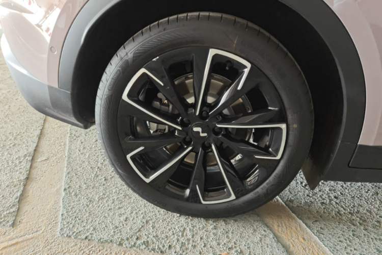 Used ONVO L60 2025 Model—60 kWh All-Wheel-Drive Version Right Rear Wheel Hub
