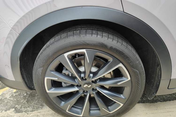 Used ONVO L60 2025 Model—60 kWh All-Wheel-Drive Version Right Rear Wheel Hub