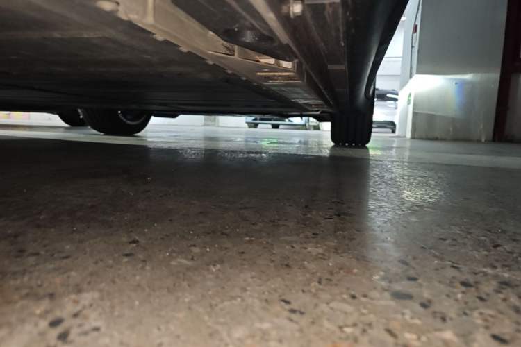 Used ONVO L60 2025 Model—60 kWh Rear-Wheel-Drive Version Right Side Sill