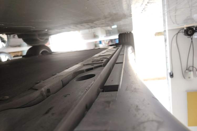 Used ONVO L60 2025 Model—60 kWh Rear-Wheel-Drive Version Right Side Sill