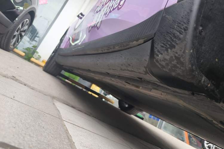 Used ONVO L60 2025 Model—60 kWh Rear-Wheel-Drive Version Right Side Sill