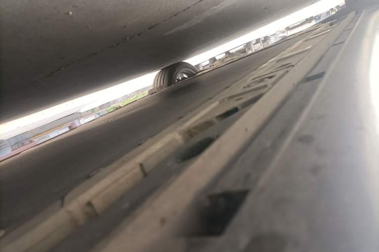 Used ONVO L60 2025 Model—60 kWh Rear-Wheel-Drive Version Right Side Sill